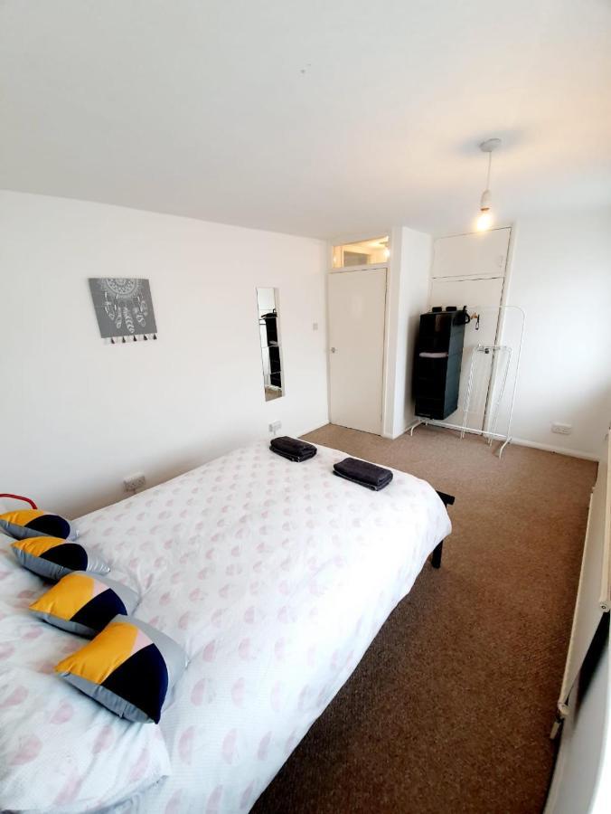 Rayleigh Town Centre 2 Bedroom Apartment Exterior photo