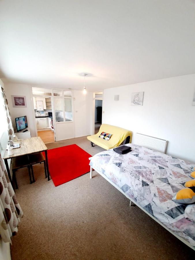 Rayleigh Town Centre 2 Bedroom Apartment Exterior photo