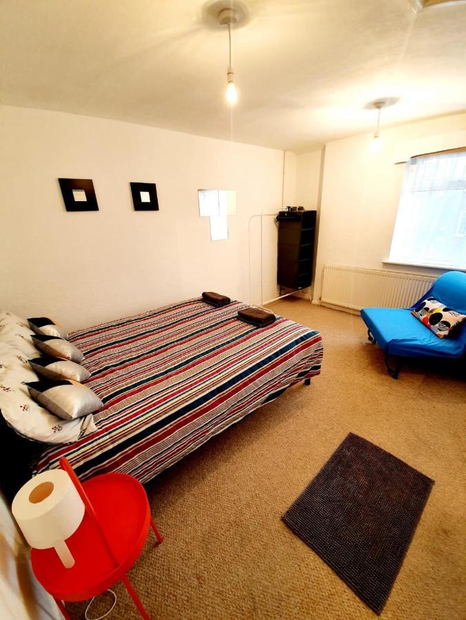 Rayleigh Town Centre 2 Bedroom Apartment Exterior photo
